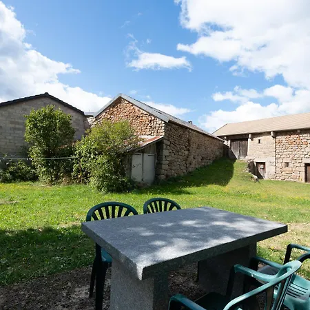 Chez Momo 2/4 Personnes Dom wakacyjny Saint-Denis-en-Margeride